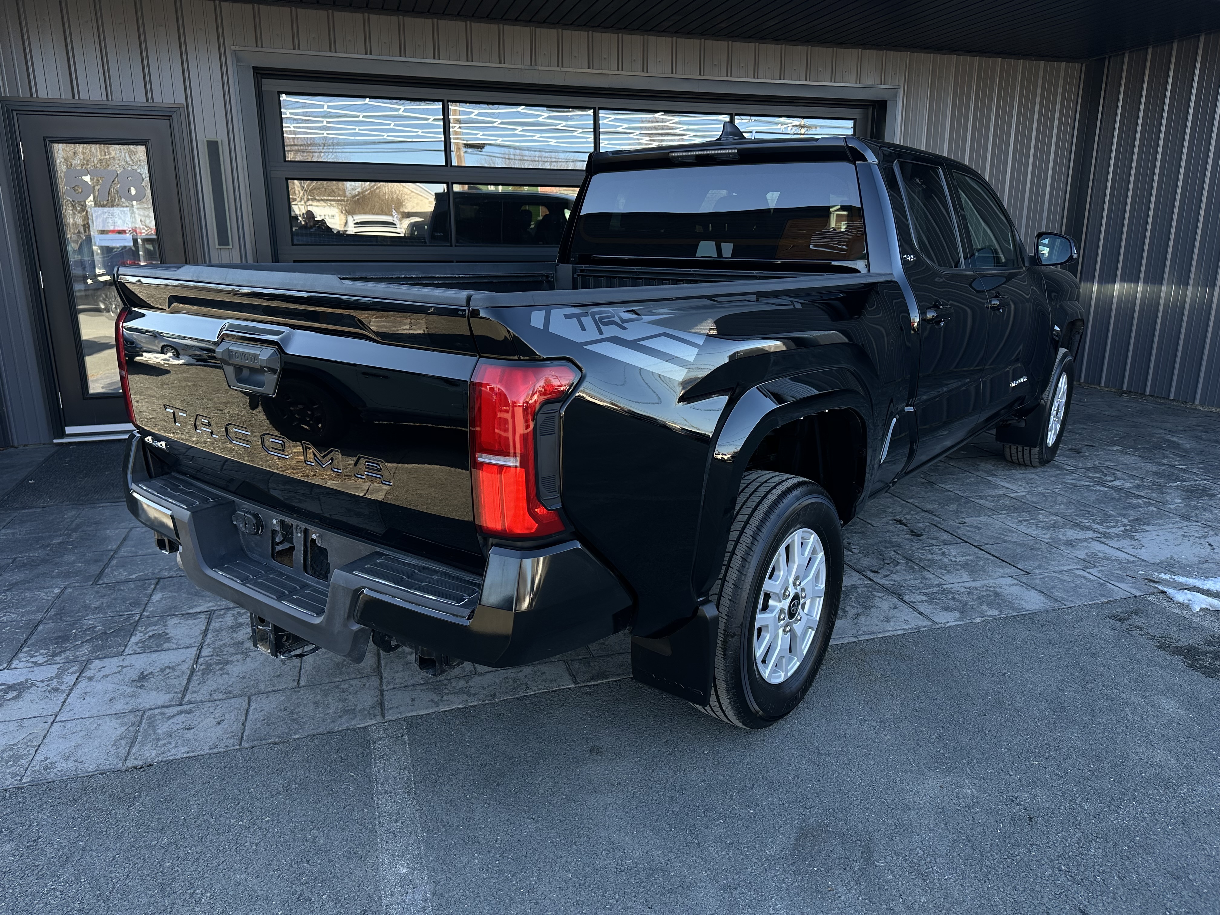 Image 3 - 2025 Toyota Tacoma