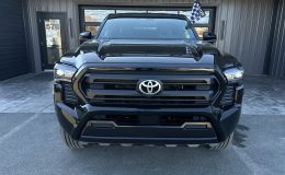 Thumbnail 2 - 2025 Toyota Tacoma