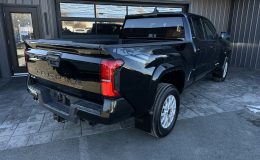 Thumbnail 3 - 2025 Toyota Tacoma