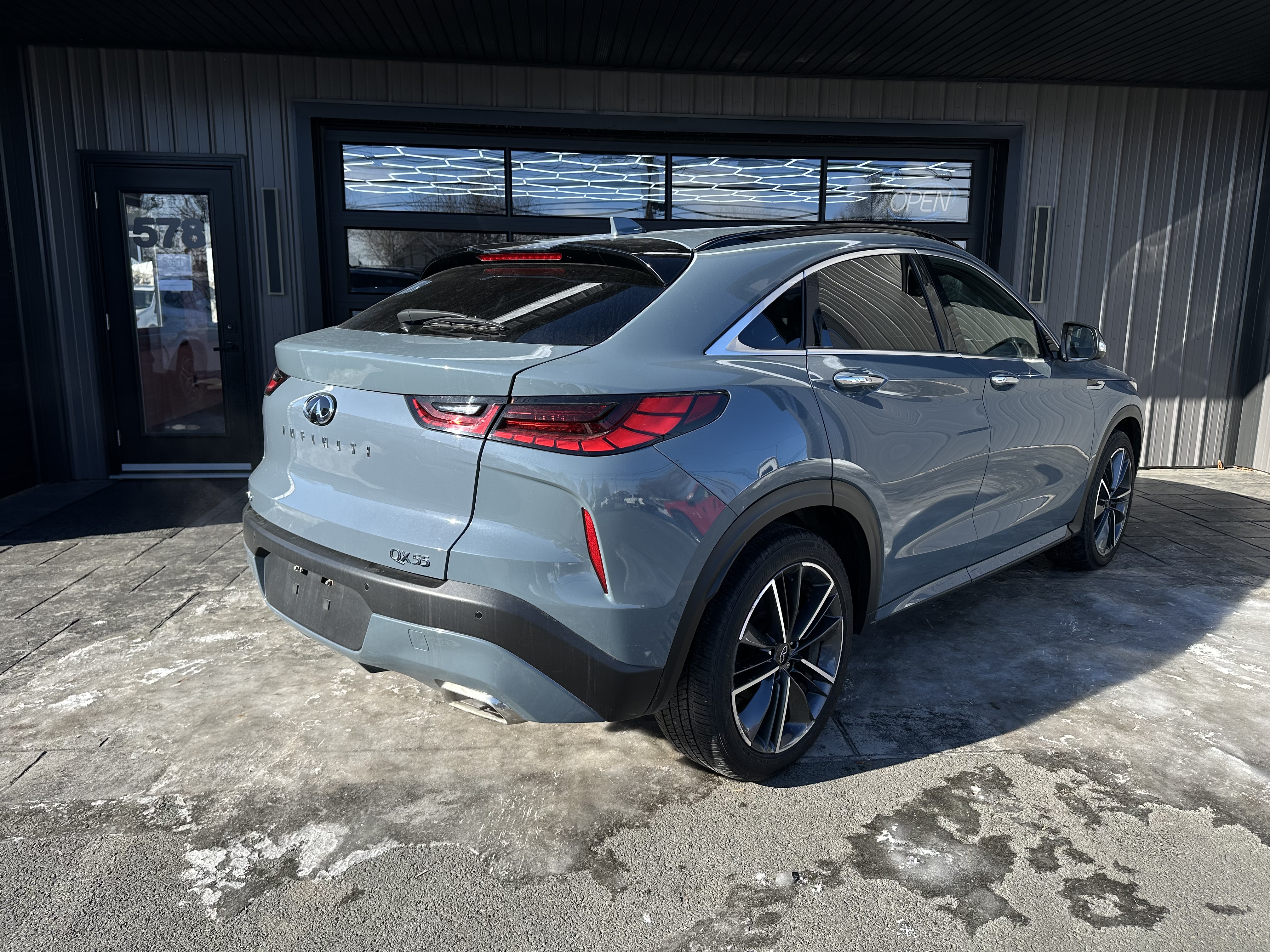 Image 3 - 2023 Infiniti QX55 Luxe