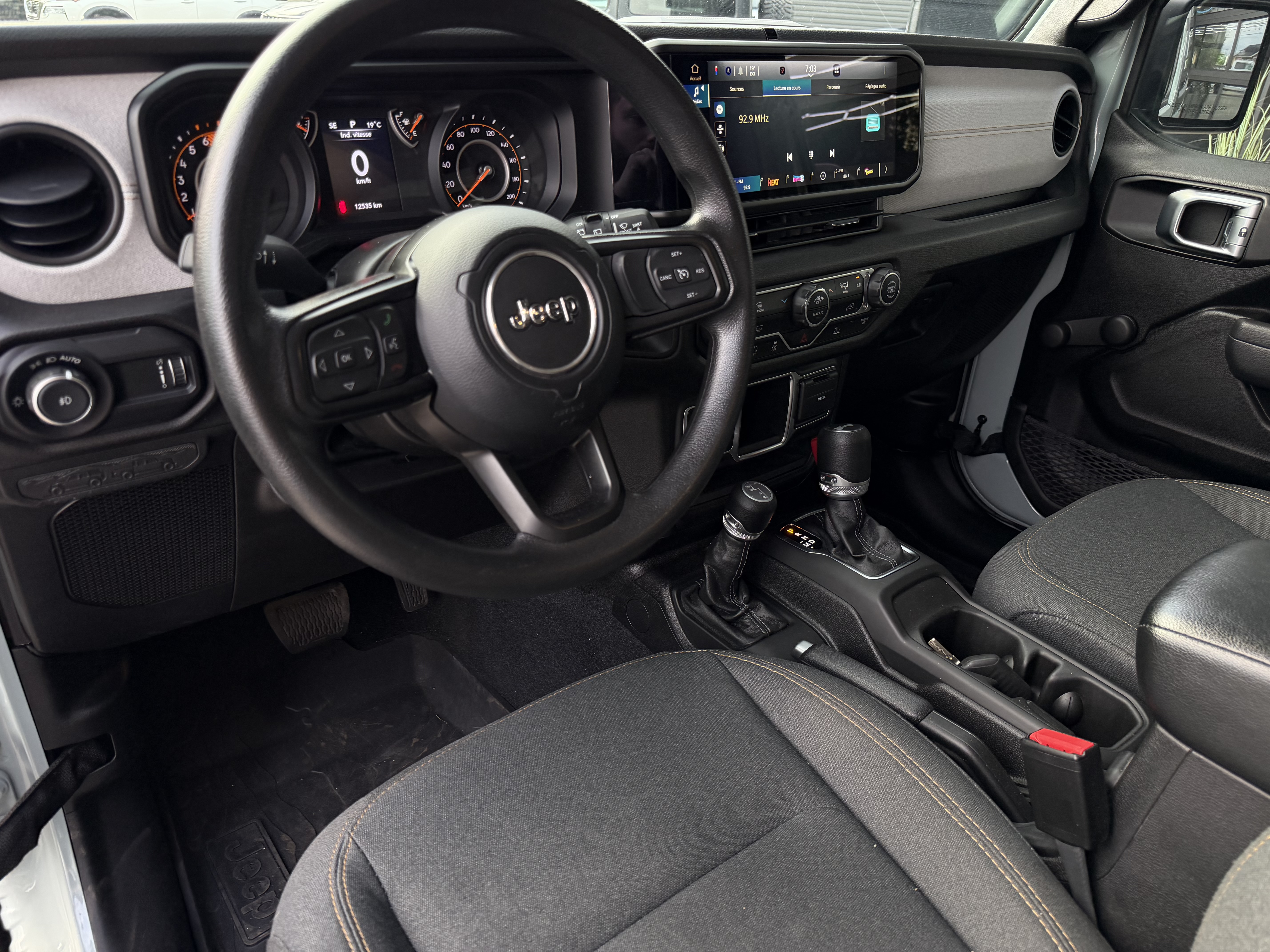 Image 4 - 2024 Jeep Wrangler Sport