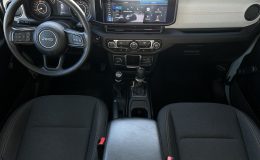 Aperçu 4 - 2024 Jeep Wrangler Sport