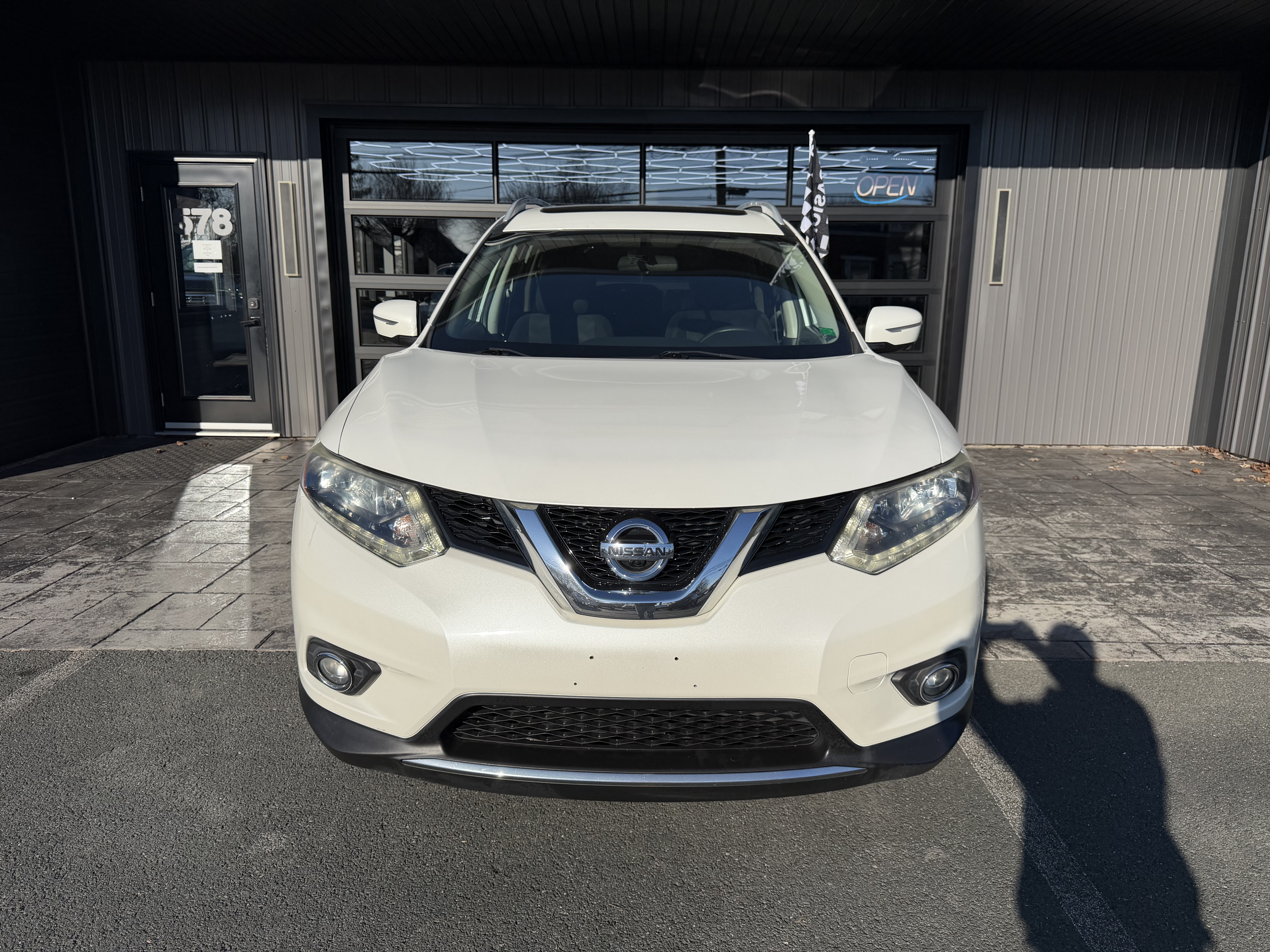 Image 2 - 2015 Nissan Rogue SV AWD