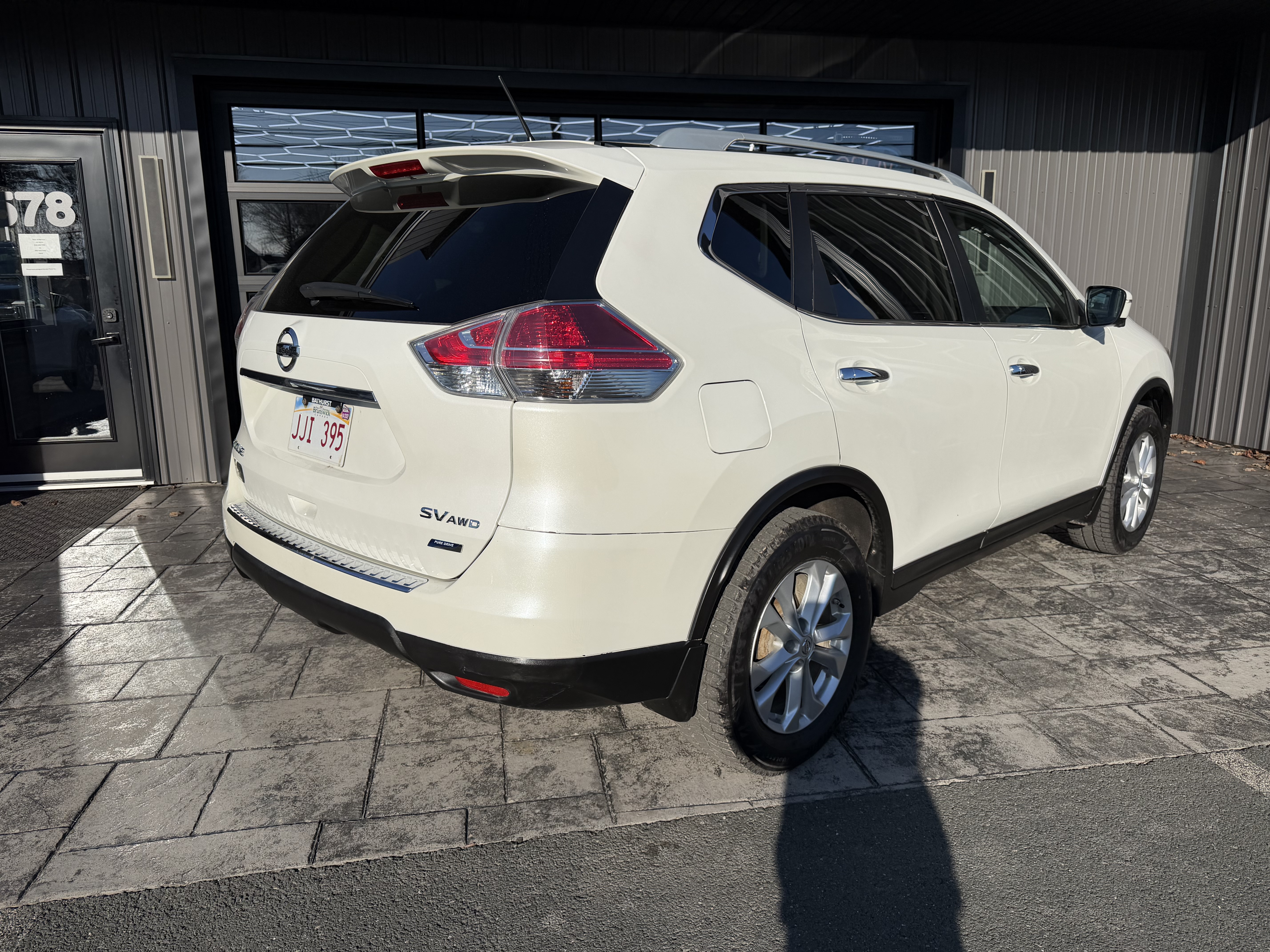 Image 3 - 2015 Nissan Rogue SV AWD