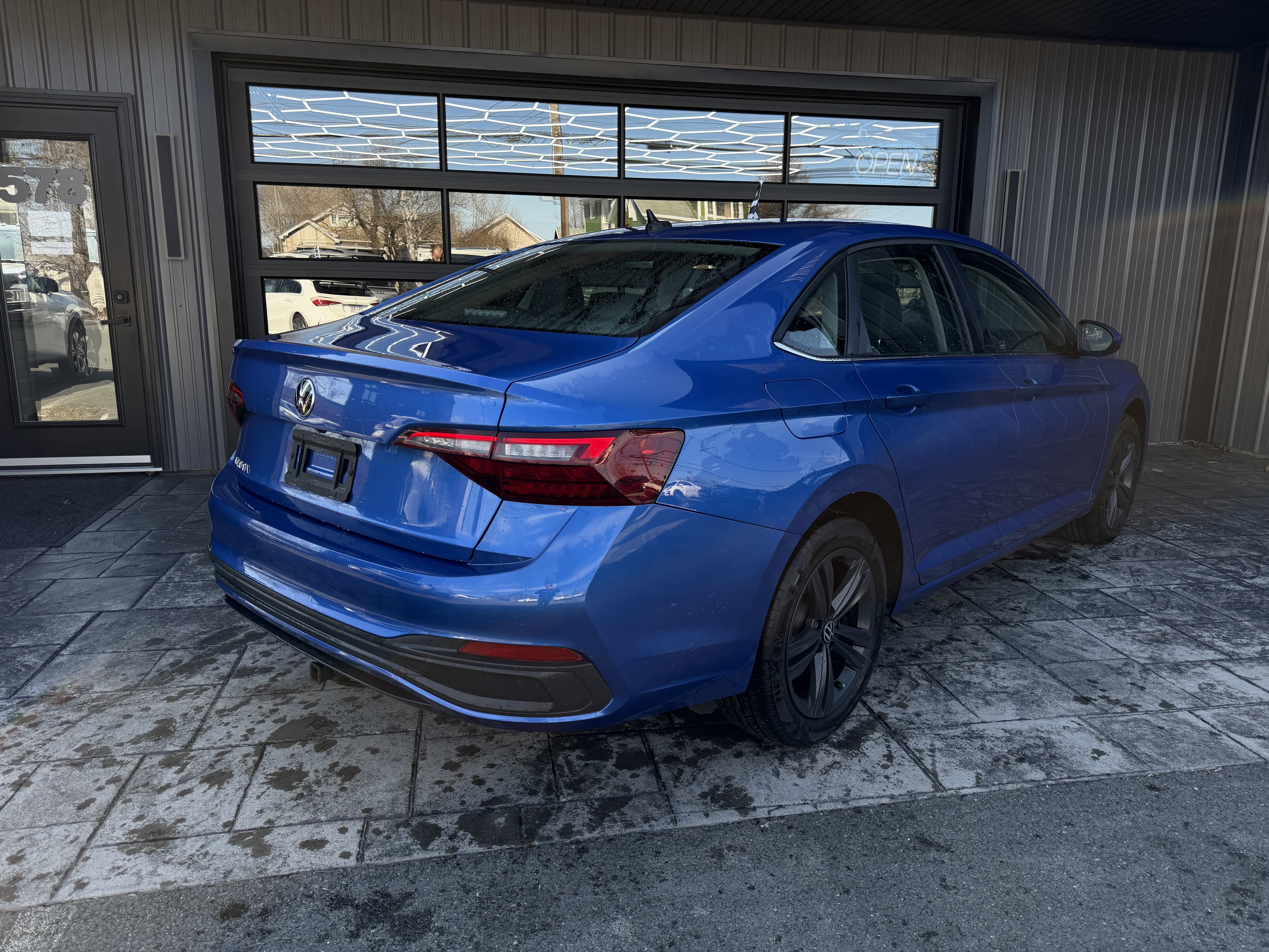 Image 3 - 2023 Volkswagen Jetta SE