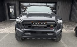 Thumbnail 2 - 2025 Toyota Tacoma TRD OFF ROAD