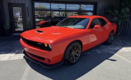 Thumbnail 1 - 2016 Dodge Challenger SRT HELLCAT