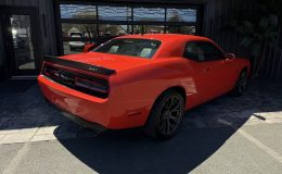 Thumbnail 3 - 2016 Dodge Challenger SRT HELLCAT