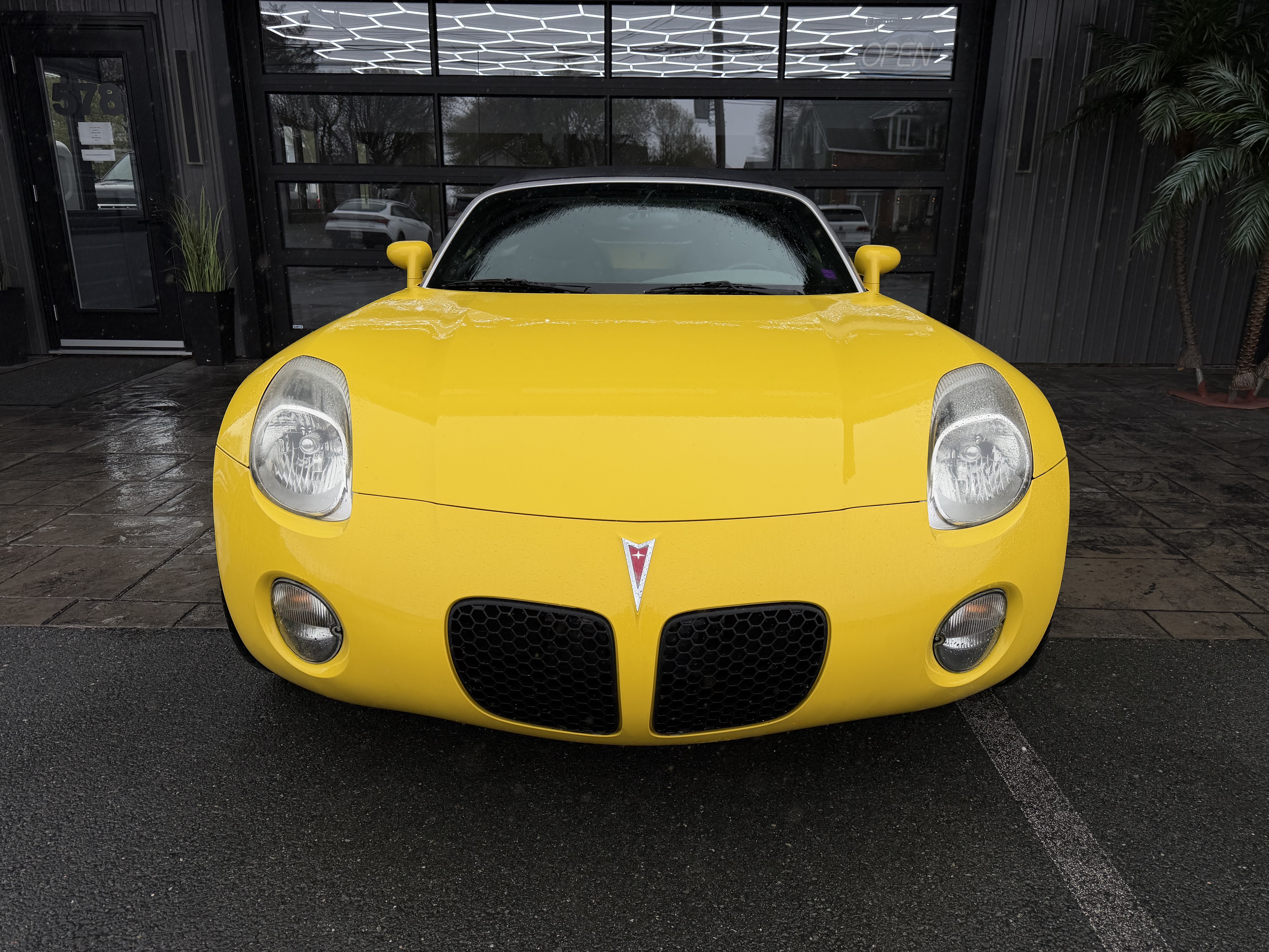 Image 2 - 2007 PONTIAC Solstice