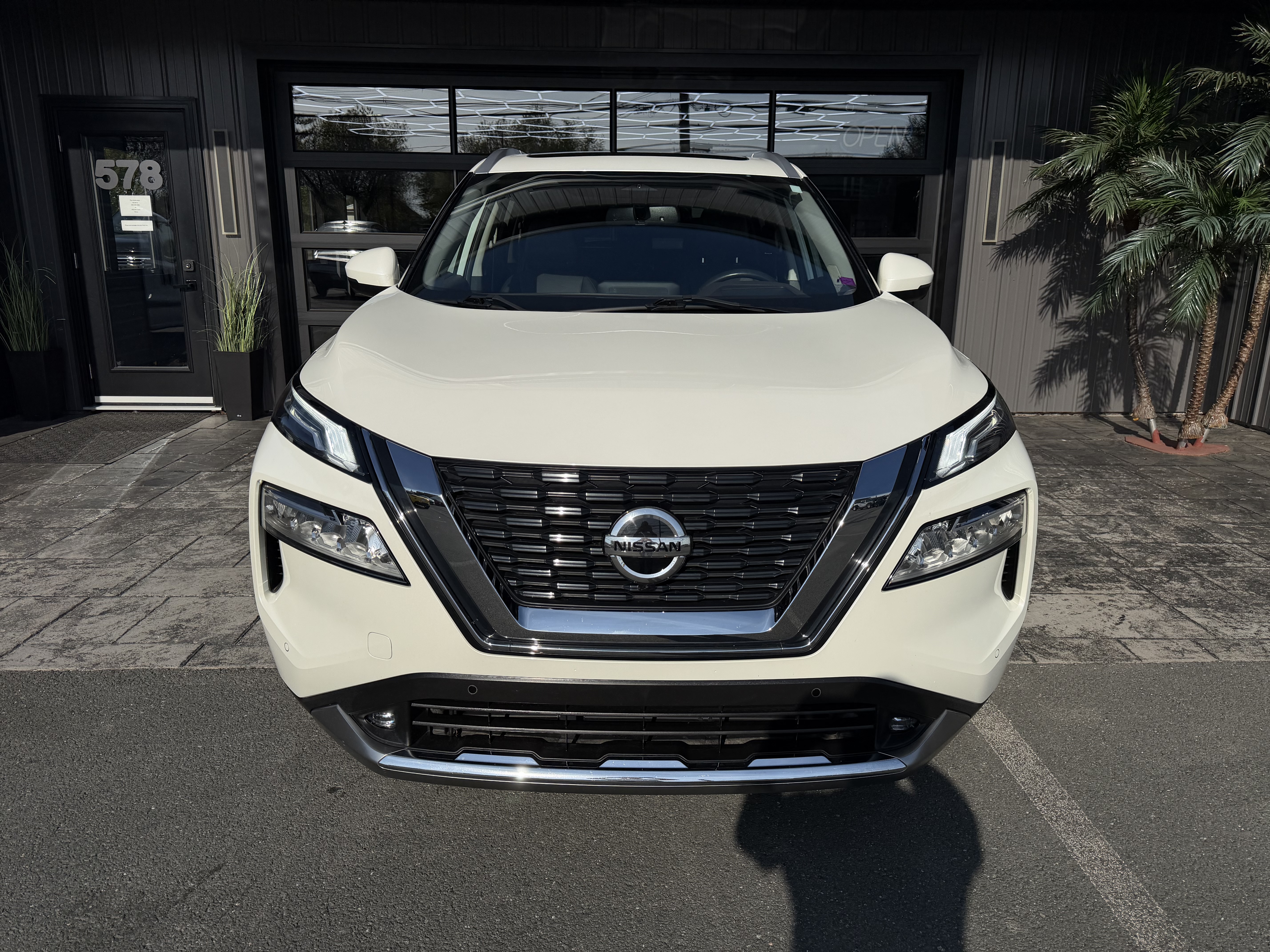 Image 2 - 2021 Nissan Rogue PLATINUM