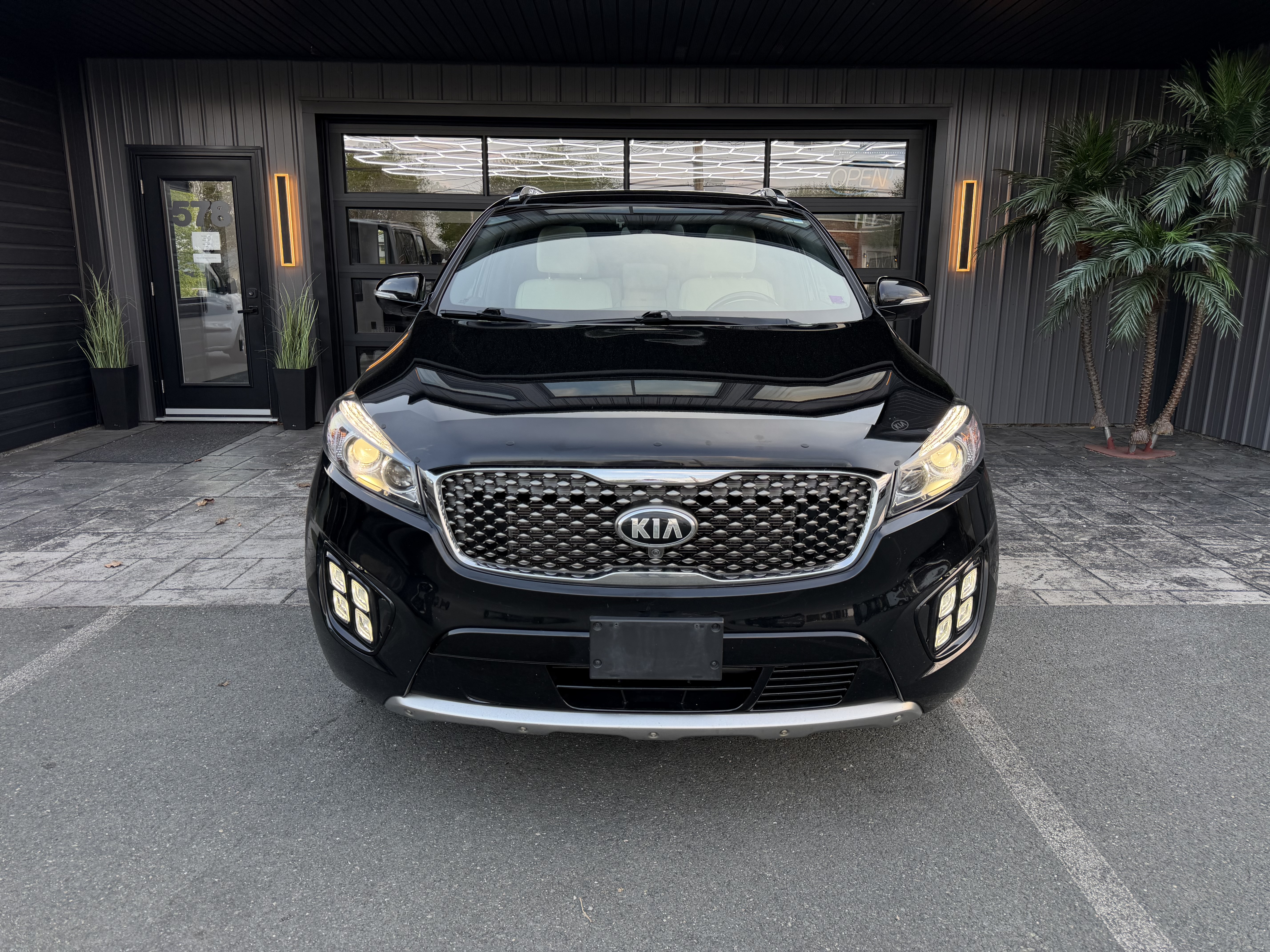 Image 2 - 2017 Kia Sorento SX, SX Limited