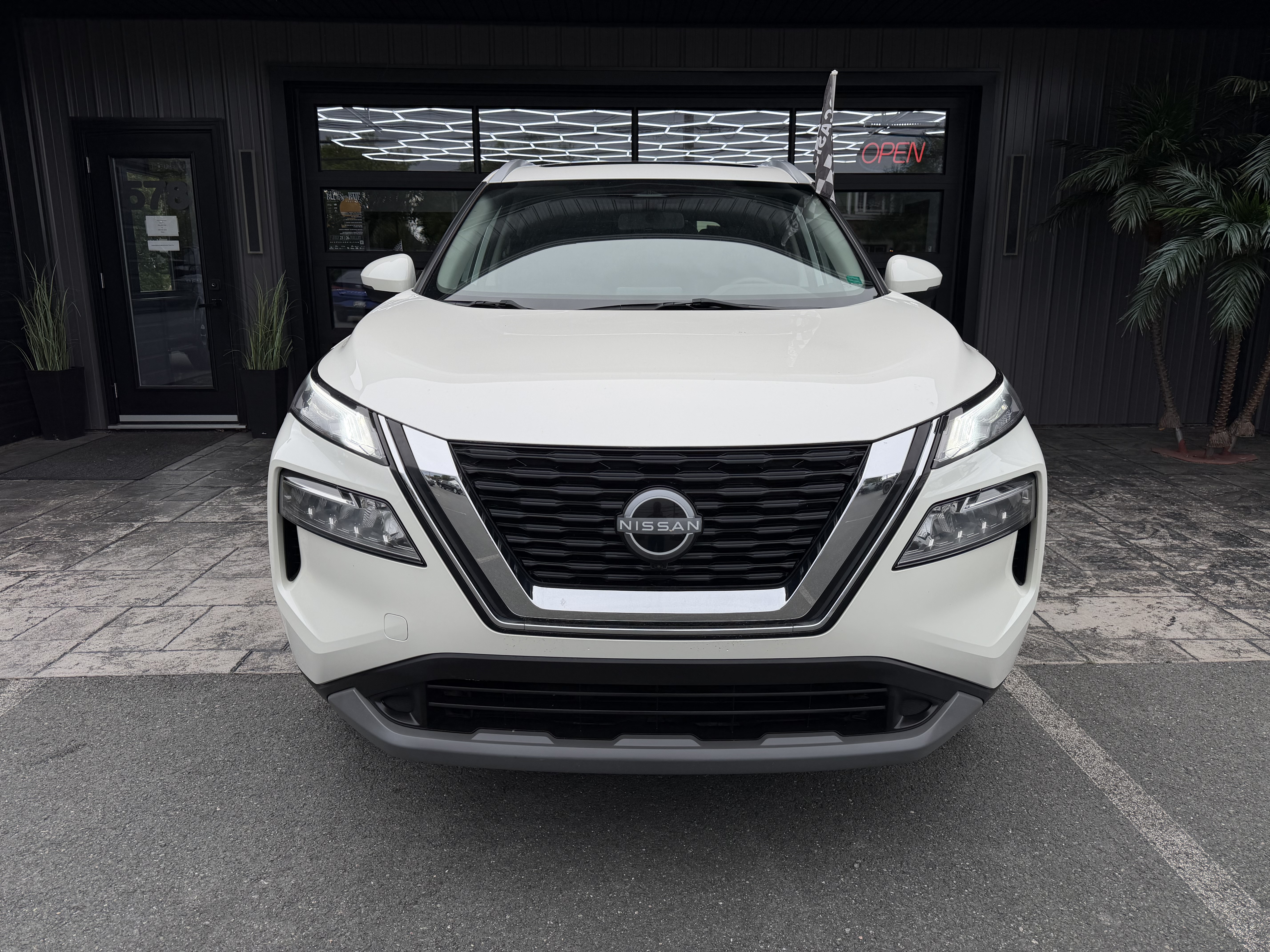 Image 2 - 2023 Nissan Rogue SV