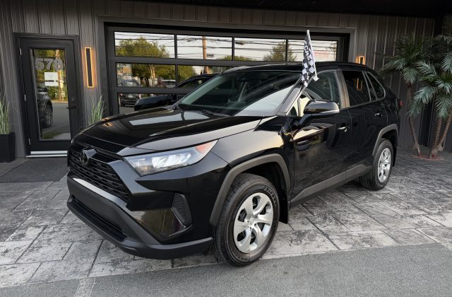 2021 Toyota RAV4 LE AWD