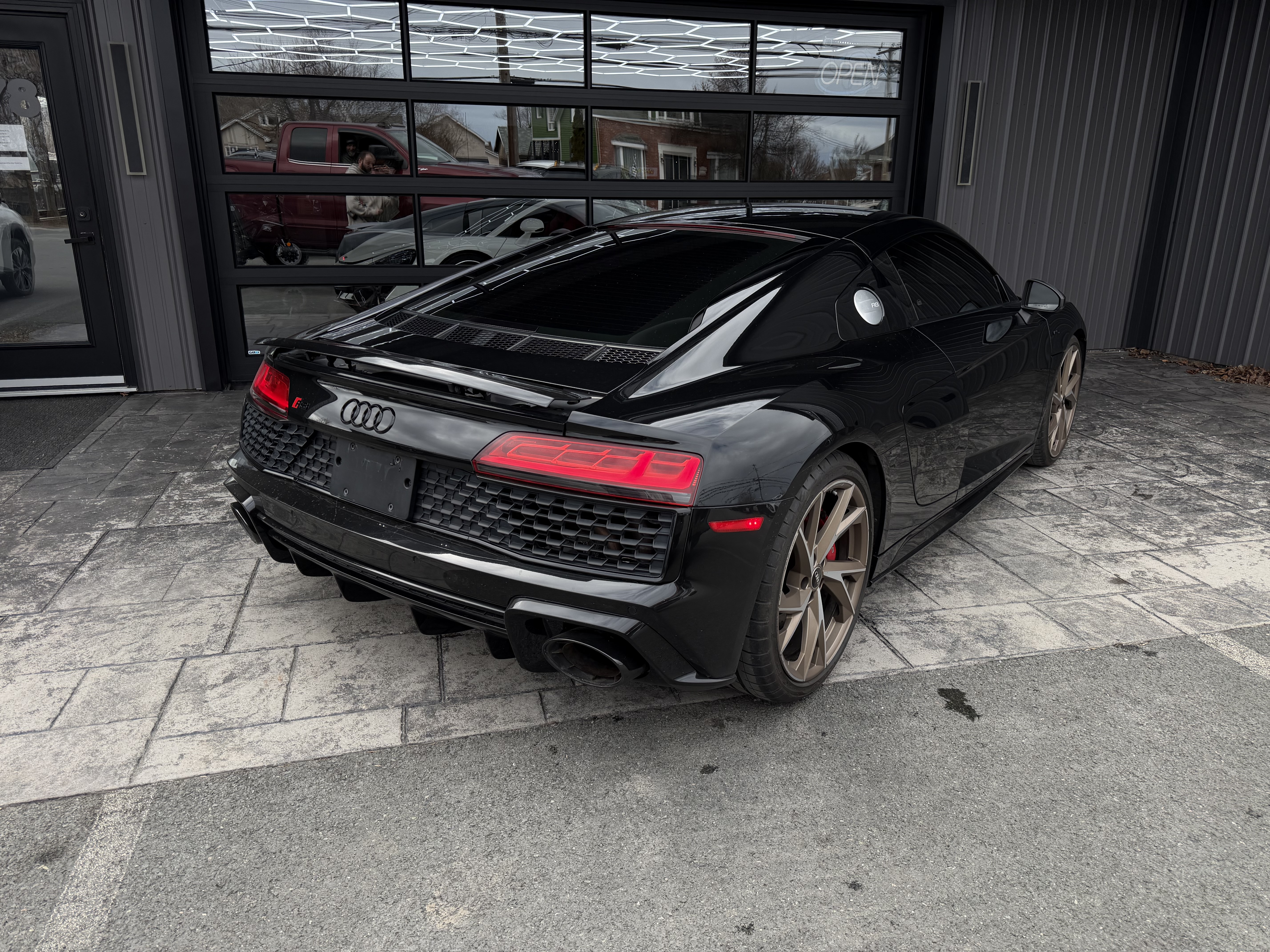 Image 3 - 2023 Audi R8