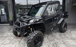 Thumbnail 1 - 2024 Can am Commander XT