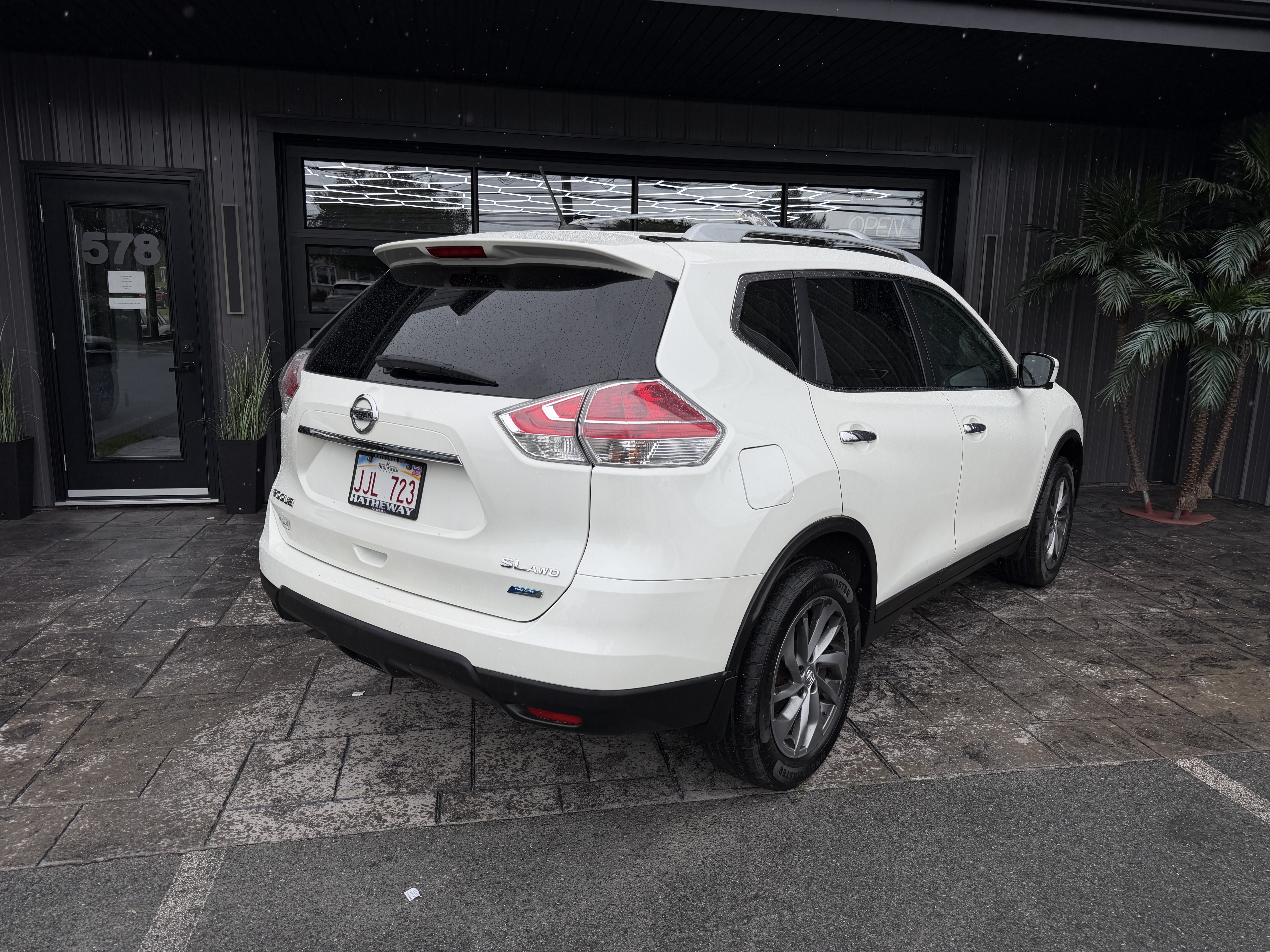 Image 3 - 2015 Nissan Rogue SV AWD