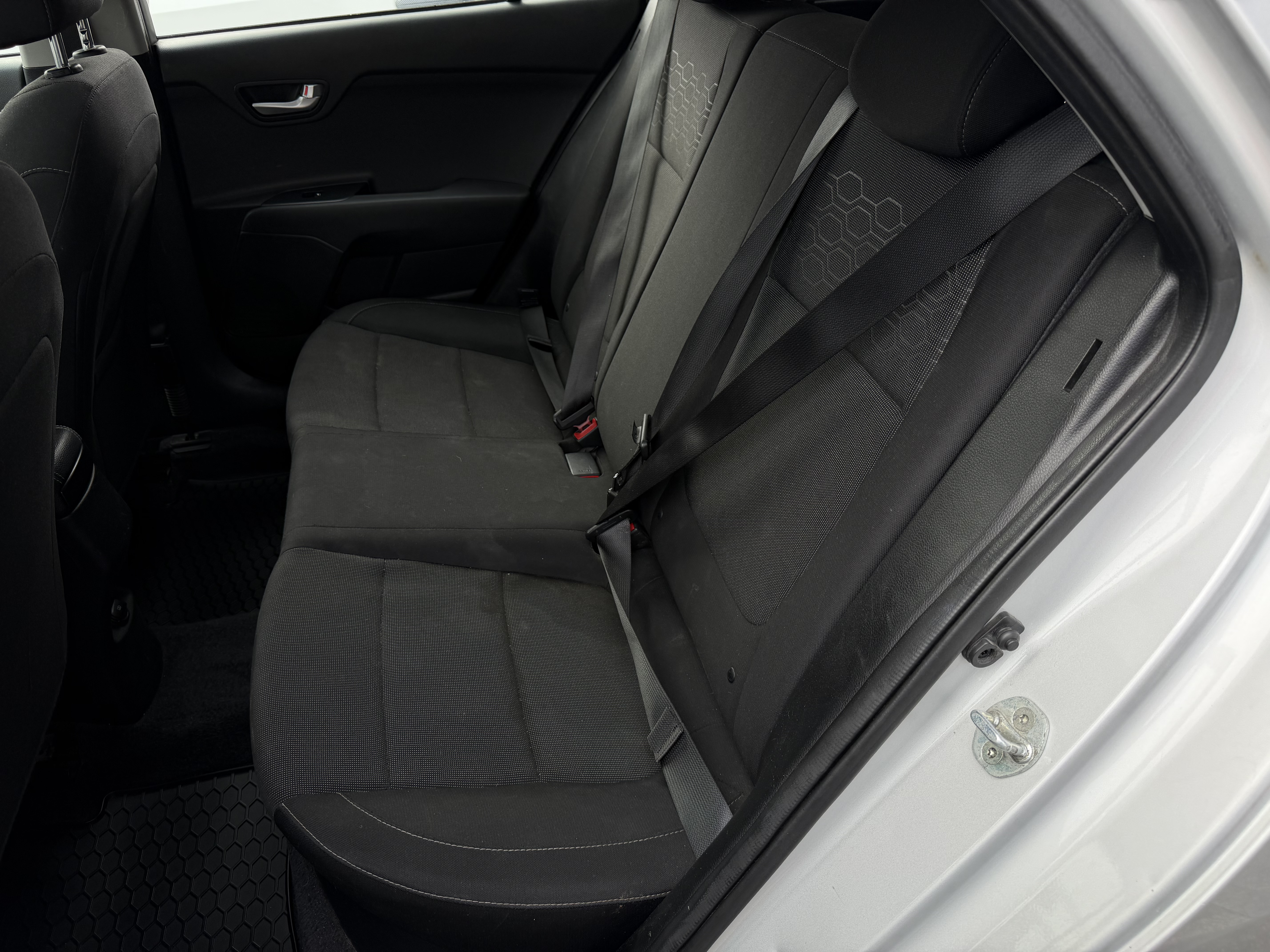 Image 5 - 2020 Kia Rio