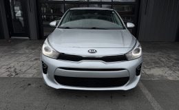 Thumbnail 2 - 2020 Kia Rio