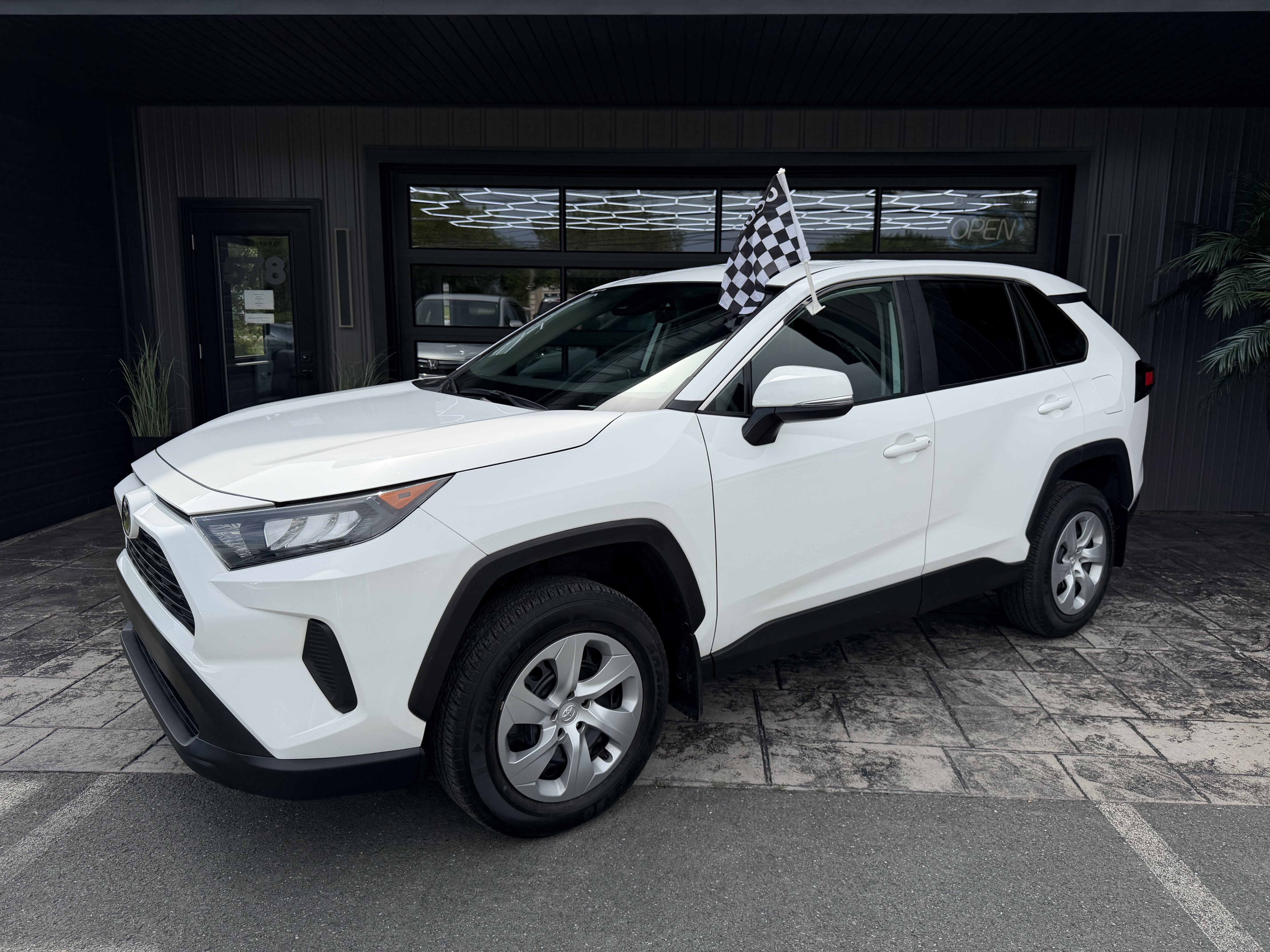 2023 Toyota RAV4 LE