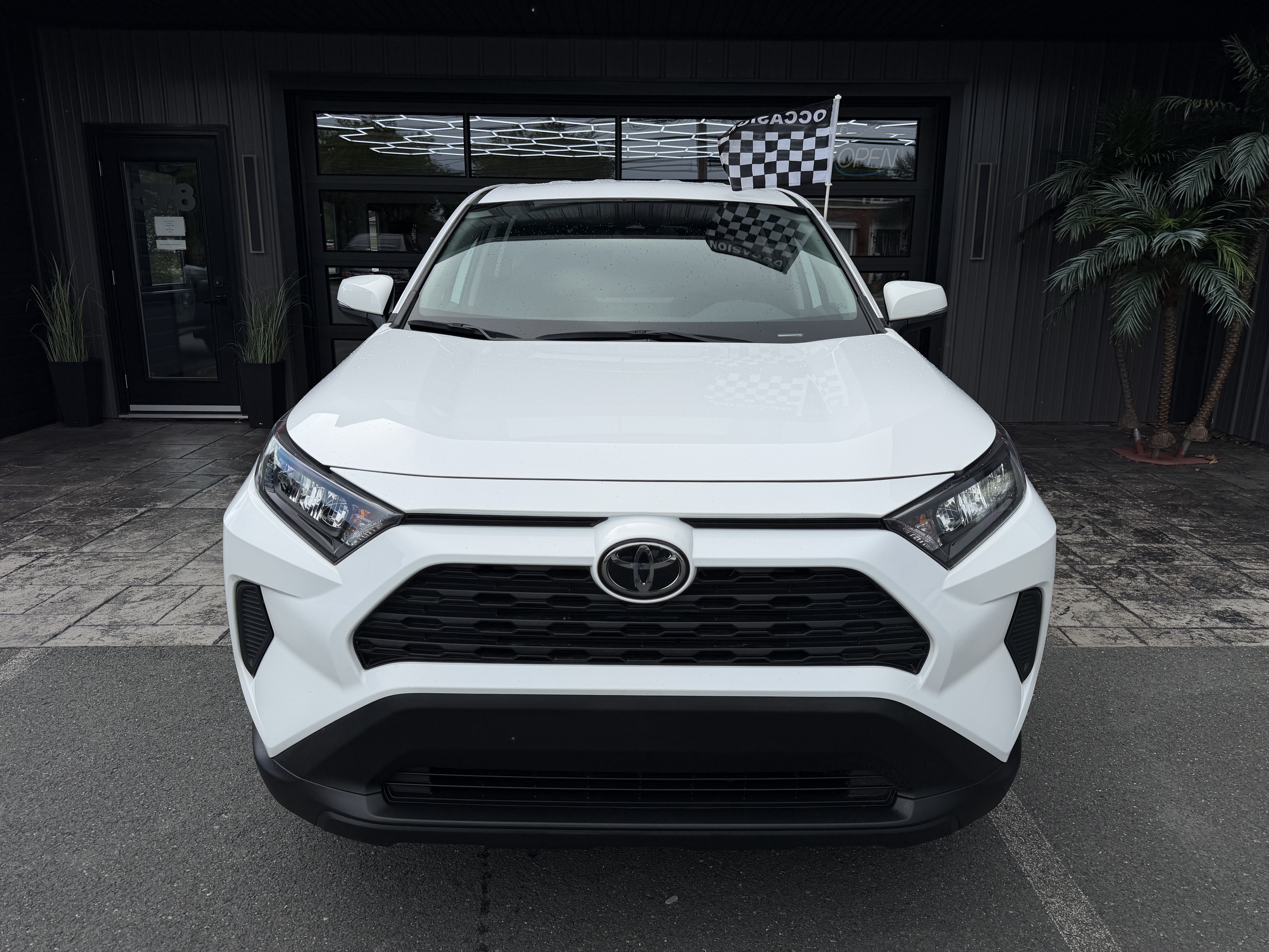 Image 2 - 2023 Toyota RAV4 LE