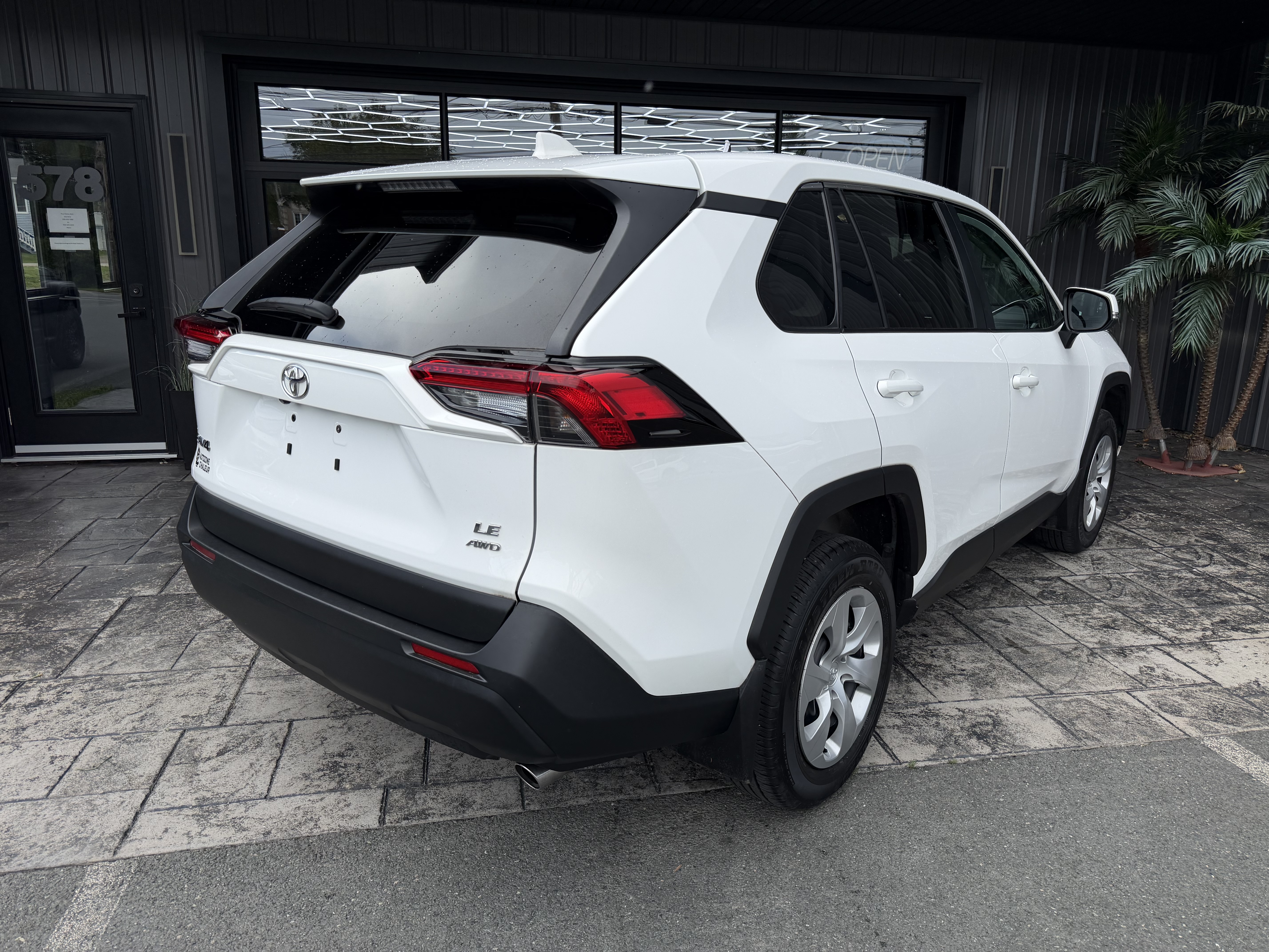 Image 3 - 2023 Toyota RAV4 LE