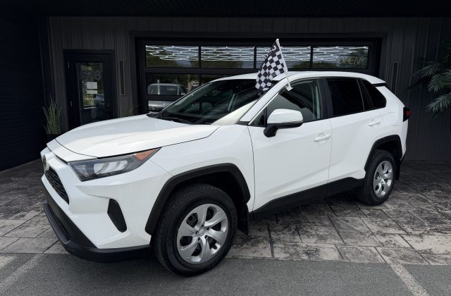 2023 Toyota RAV4 LE
