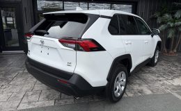 Thumbnail 3 - 2023 Toyota RAV4 LE
