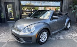 Thumbnail 1 - 2017 Volkswagen Beetle