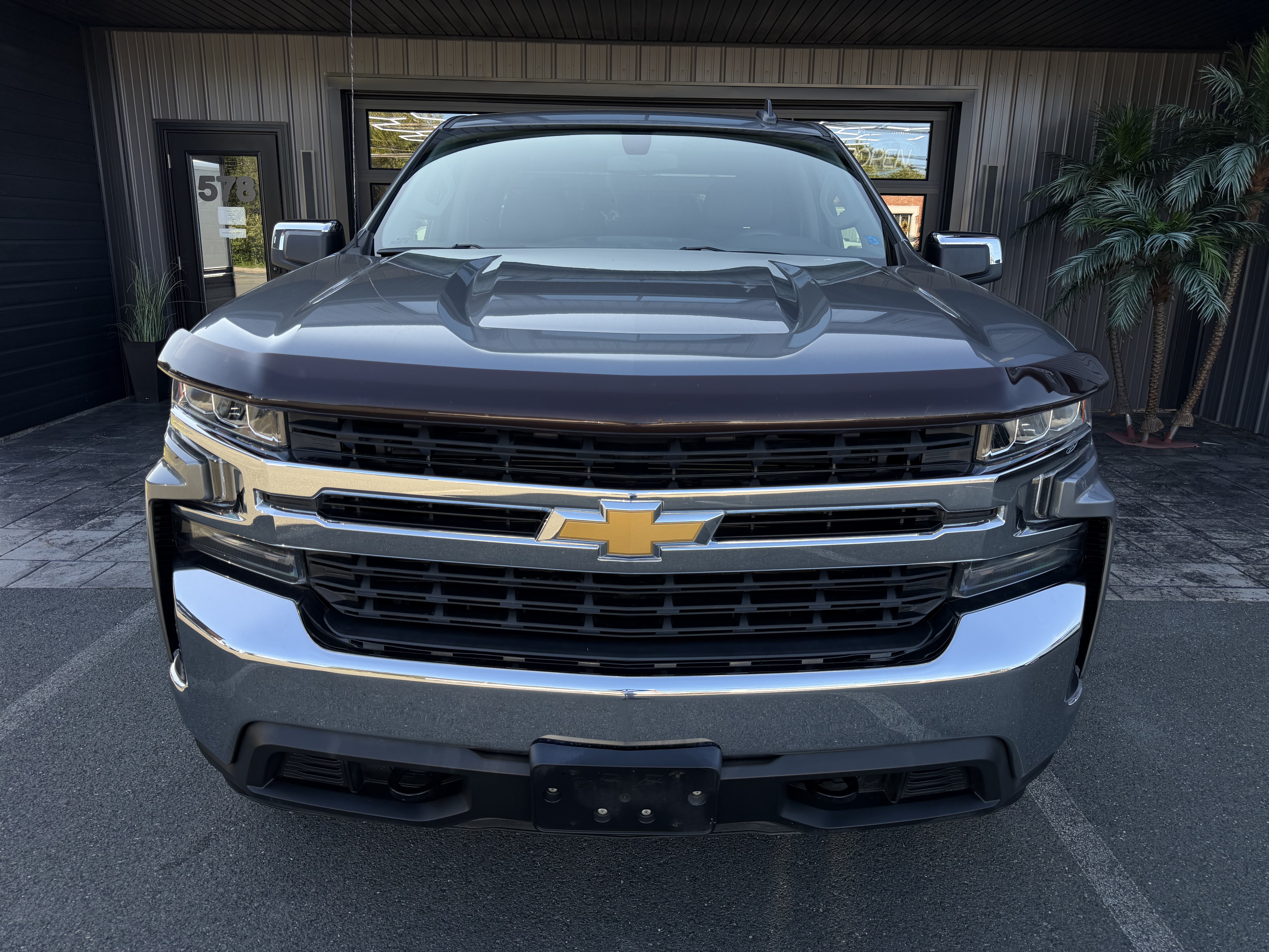 Image 2 - 2019 Chevrolet Silverado LT