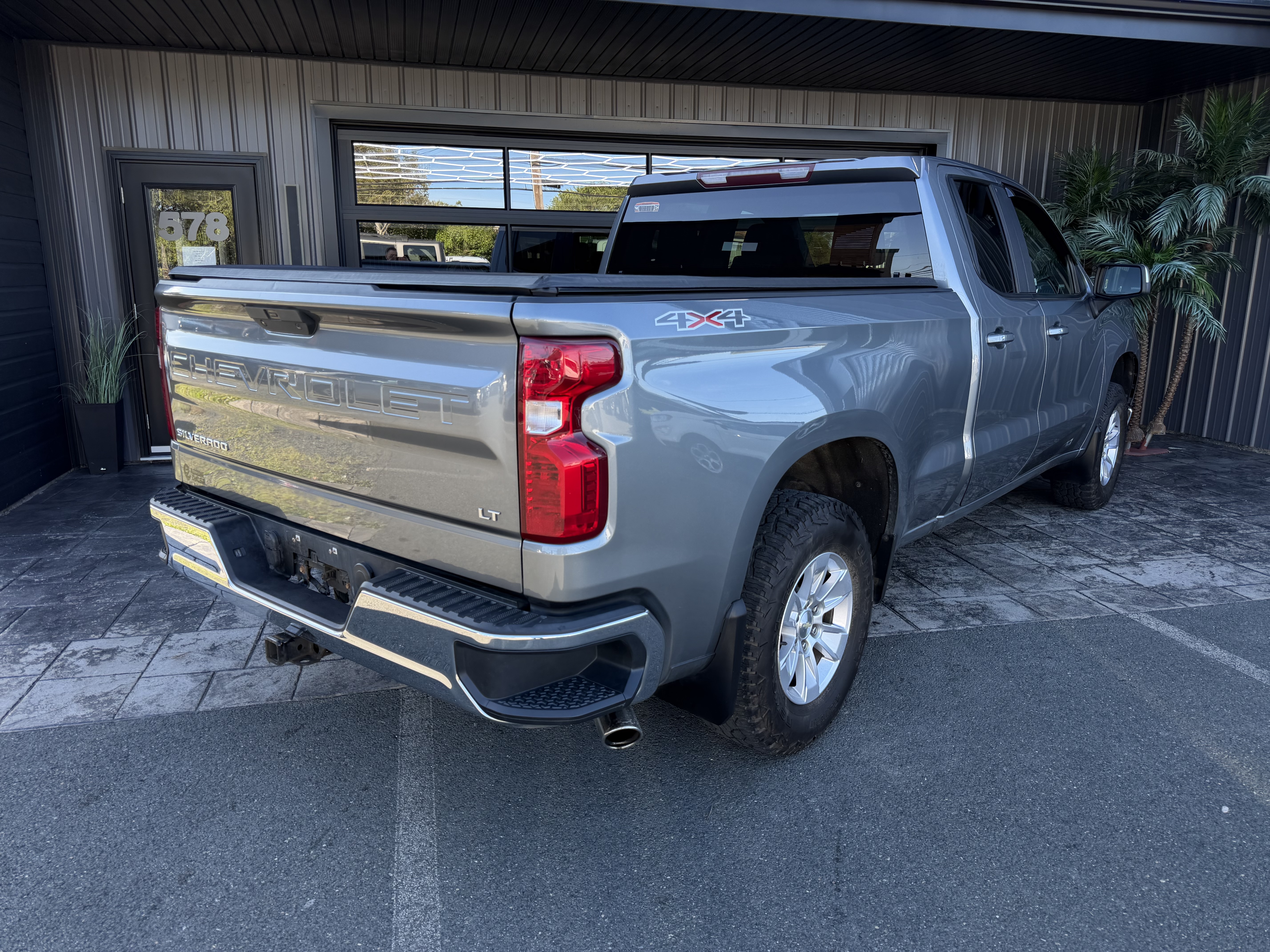 Image 3 - 2019 Chevrolet Silverado LT