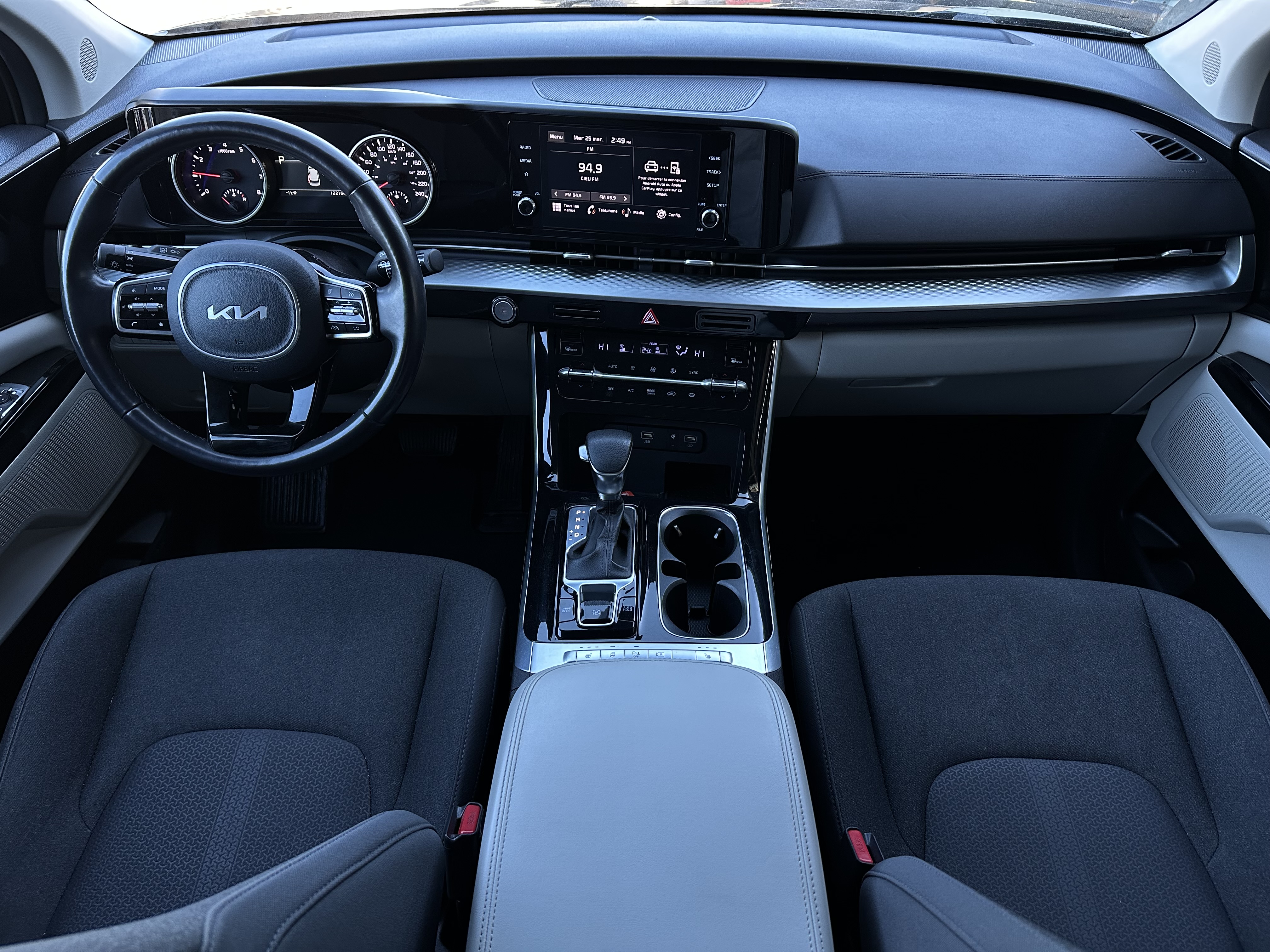 Image 4 - 2024 Kia Carnival LX