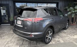 Thumbnail 3 - 2018 Toyota RAV4 XLE