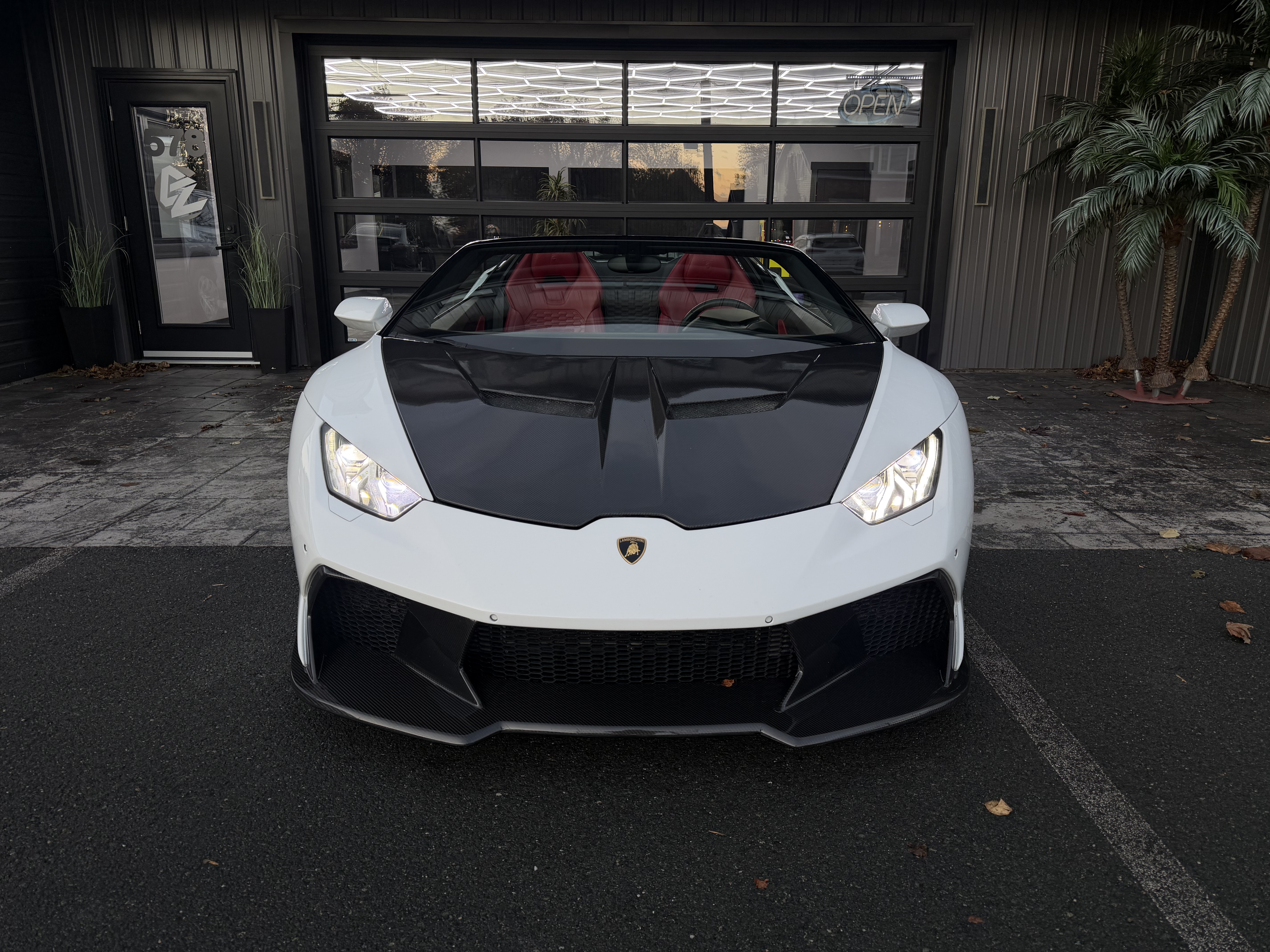 Image 2 - 2017 LAMBORGHINI Huracan Spyder